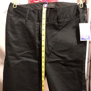 ⬇️The limited black shorts trousers sz4 drew fit.